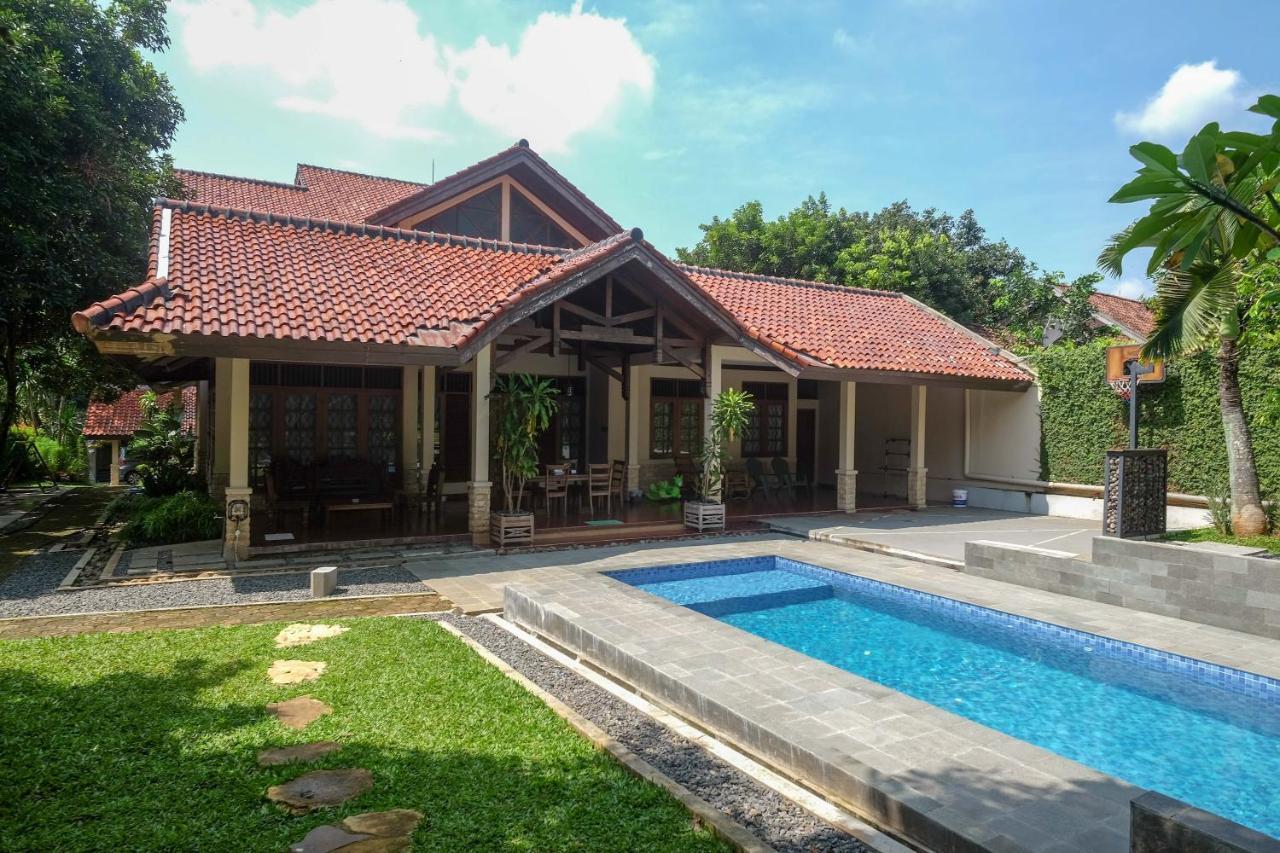 Sareh Villa By The Lavana Semarang Exteriör bild