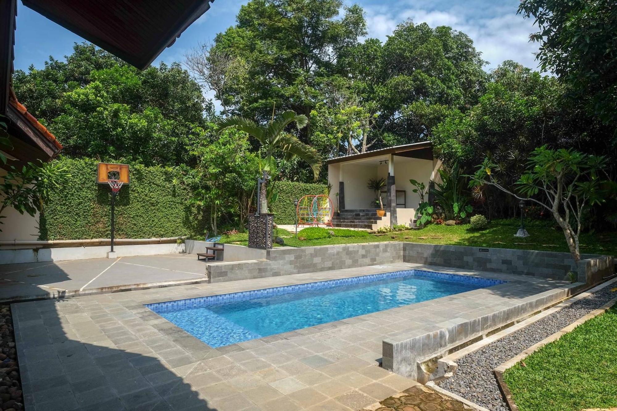 Sareh Villa By The Lavana Semarang Exteriör bild